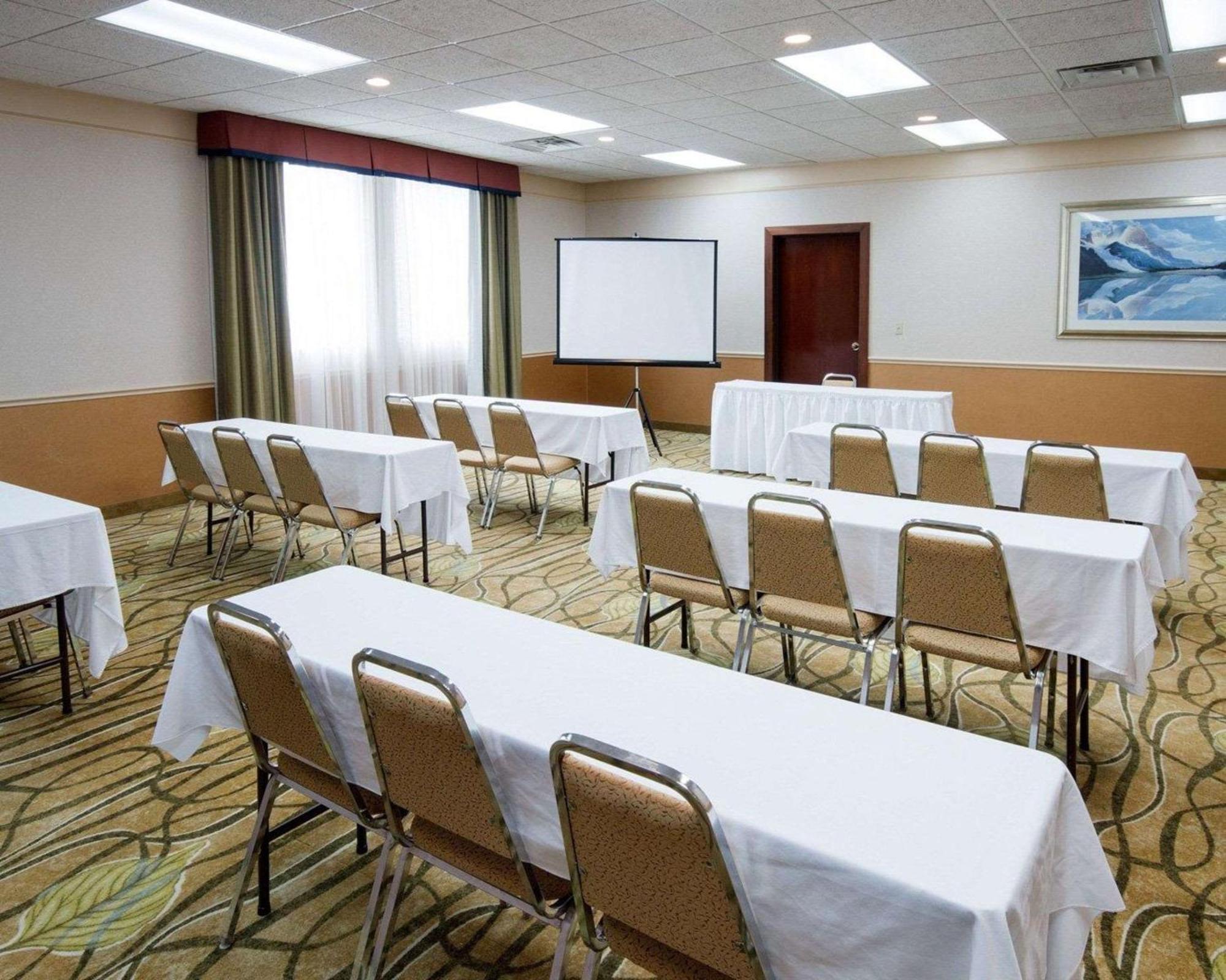 Comfort Suites Parkersburg South Mineral Wells Bagian luar foto