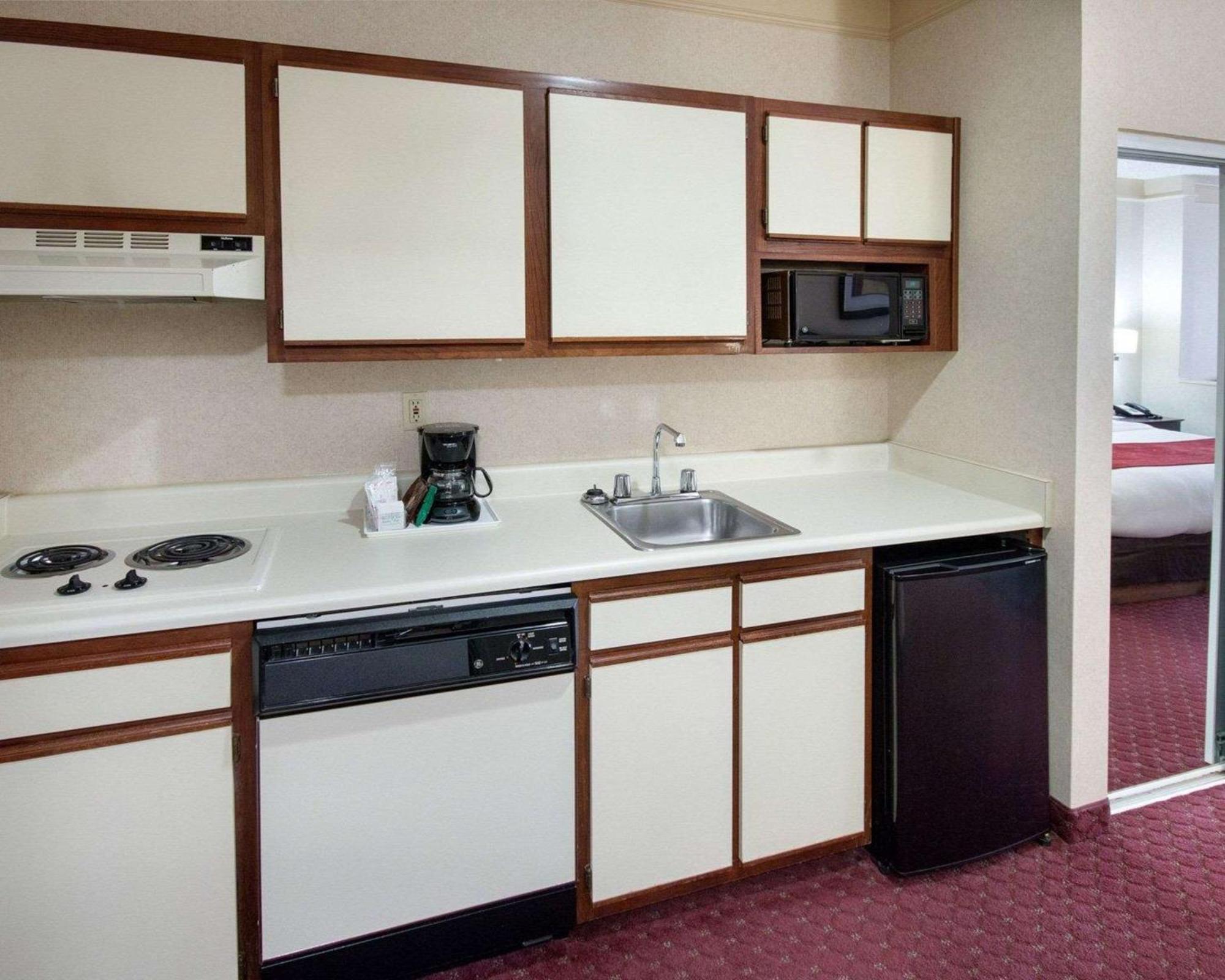 Comfort Suites Parkersburg South Mineral Wells Bagian luar foto