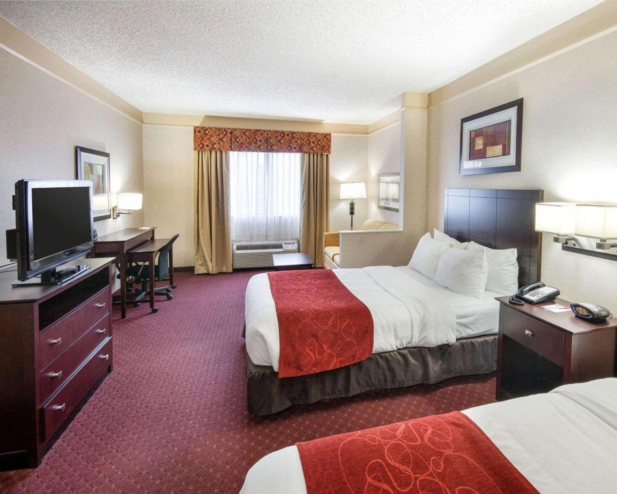 Comfort Suites Parkersburg South Mineral Wells Bagian luar foto