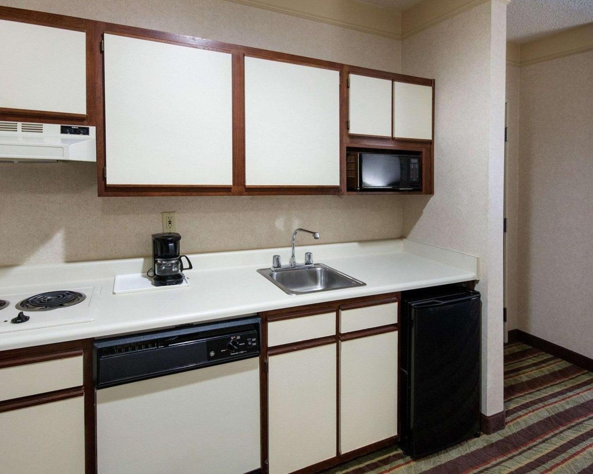 Comfort Suites Parkersburg South Mineral Wells Bagian luar foto